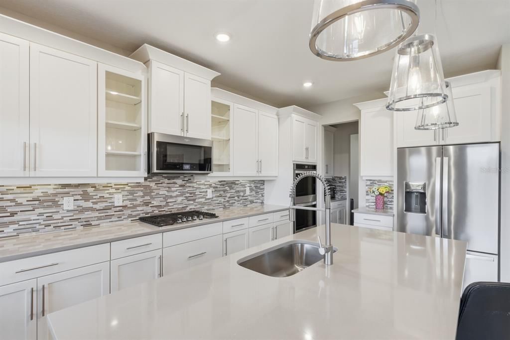 For Sale: $799,900 (5 beds, 3 baths, 3194 Square Feet)