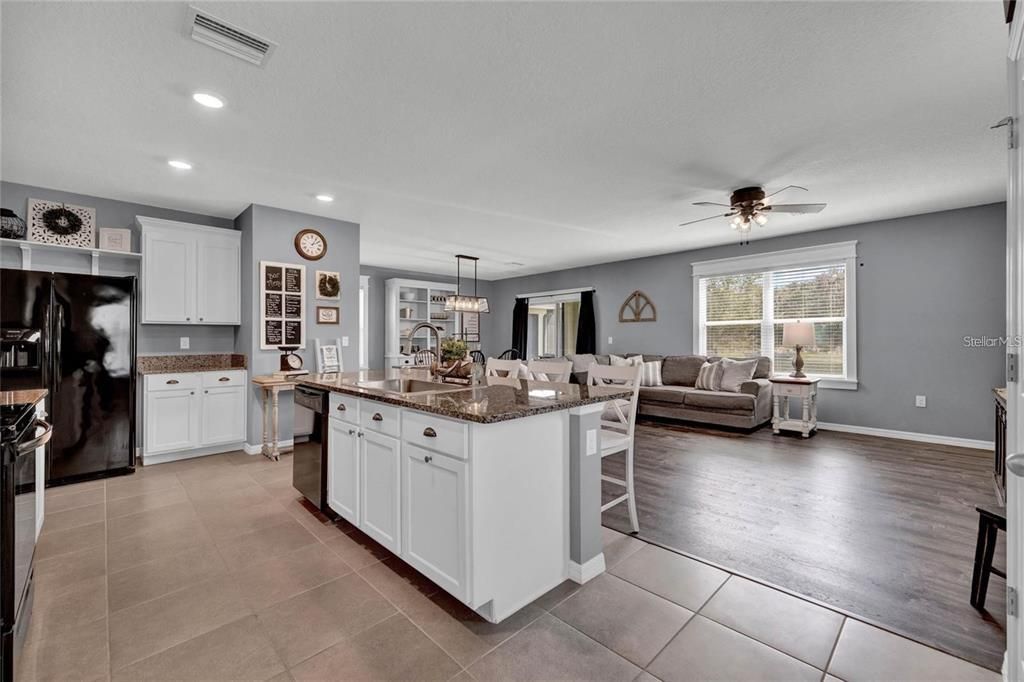 En Renta: $2,650 (4 camas, 2 baños, 2252 Pies cuadrados)