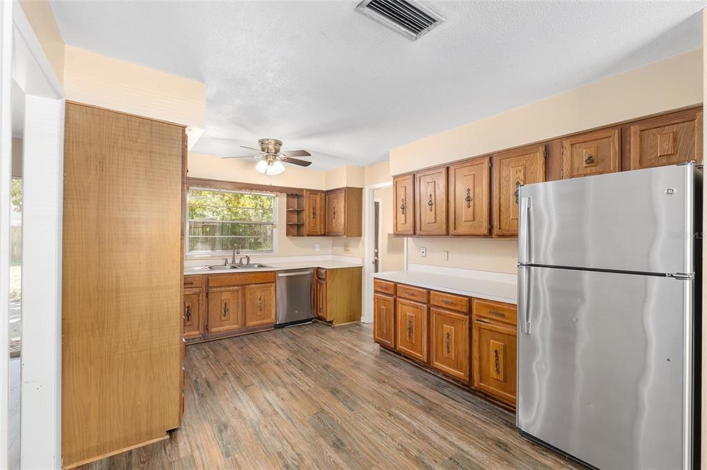 待售: $375,500 (3 贝兹, 3 浴室, 1963 平方英尺)