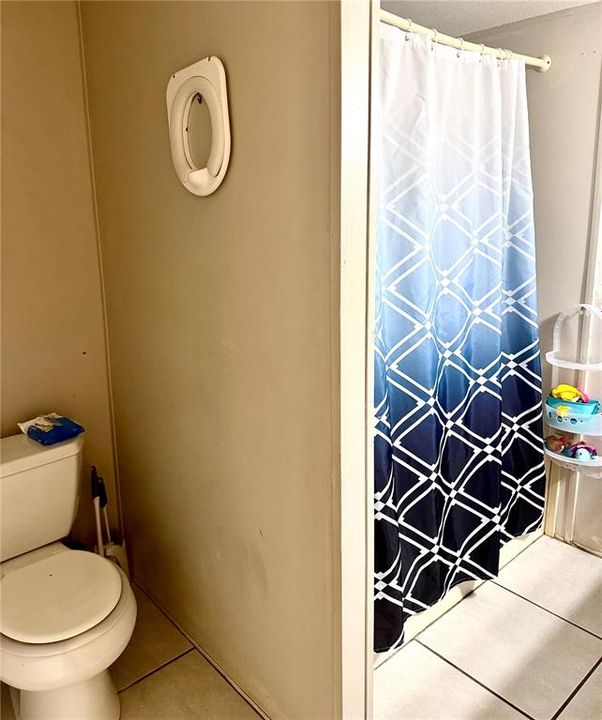 待售: $165,000 (2 贝兹, 1 浴室, 1416 平方英尺)