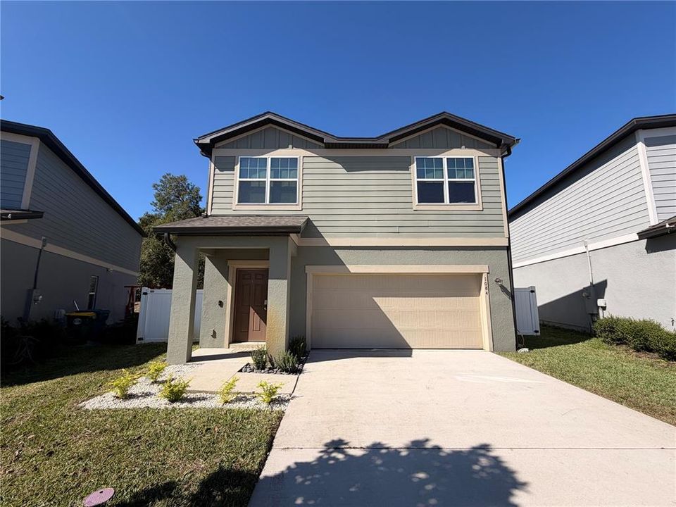 Recently Rented: $2,195 (3 beds, 2 baths, 1896 Square Feet)