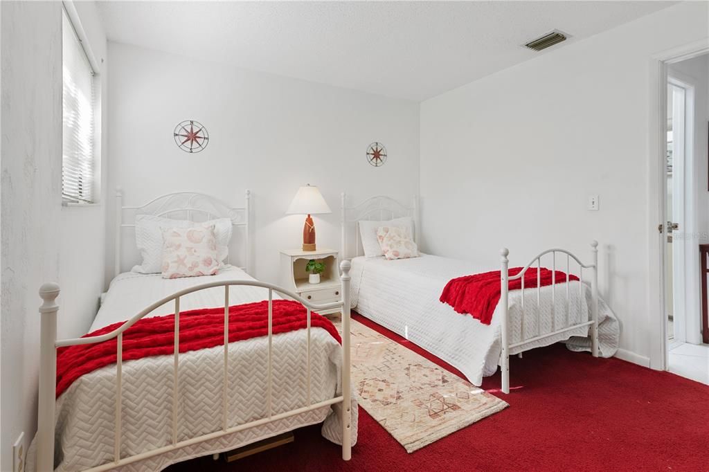 Active With Contract: $279,000 (3 beds, 2 baths, 1528 Square Feet)