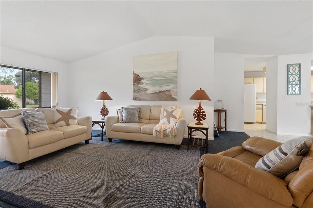 Active With Contract: $279,000 (3 beds, 2 baths, 1528 Square Feet)