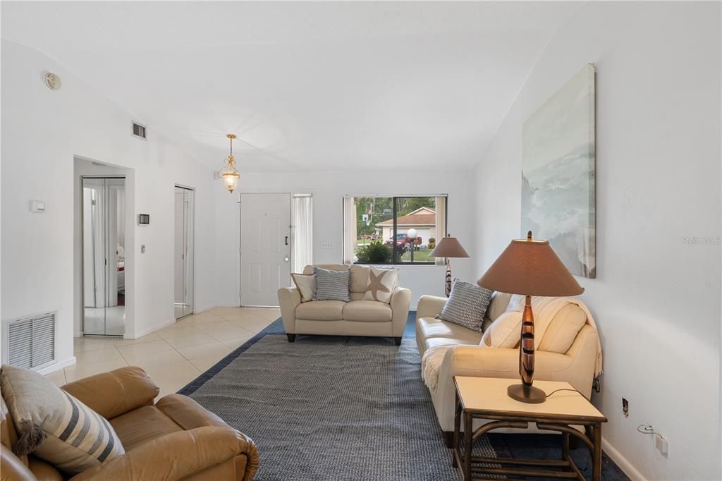 Active With Contract: $279,000 (3 beds, 2 baths, 1528 Square Feet)