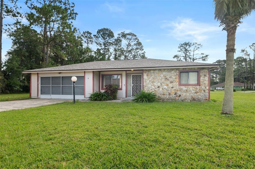 Active With Contract: $279,000 (3 beds, 2 baths, 1528 Square Feet)