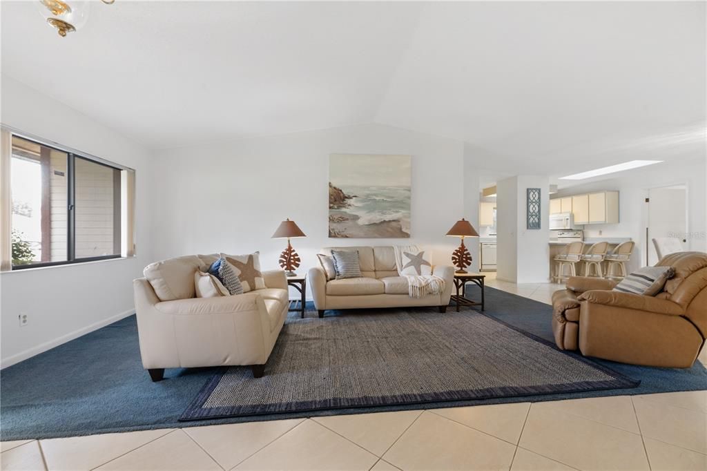 Active With Contract: $279,000 (3 beds, 2 baths, 1528 Square Feet)