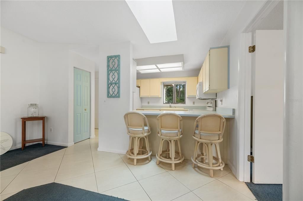 Active With Contract: $279,000 (3 beds, 2 baths, 1528 Square Feet)