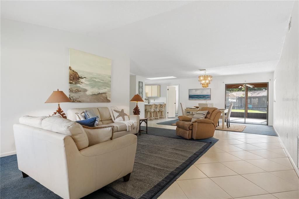 Active With Contract: $279,000 (3 beds, 2 baths, 1528 Square Feet)