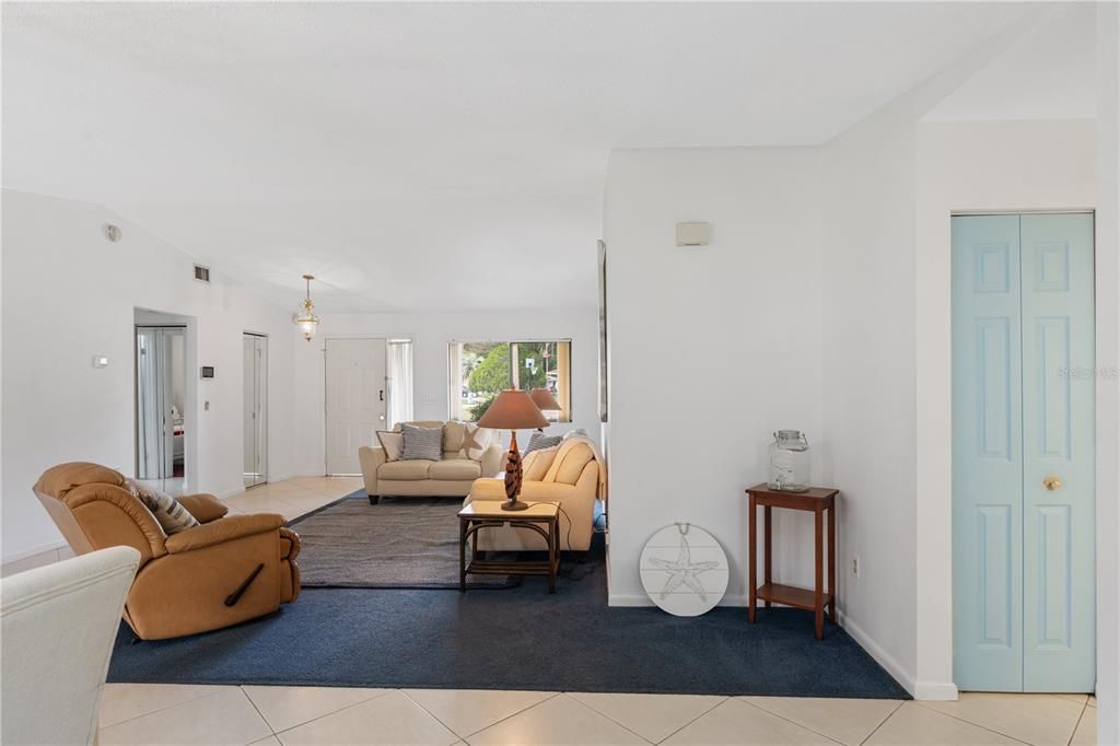 Active With Contract: $279,000 (3 beds, 2 baths, 1528 Square Feet)