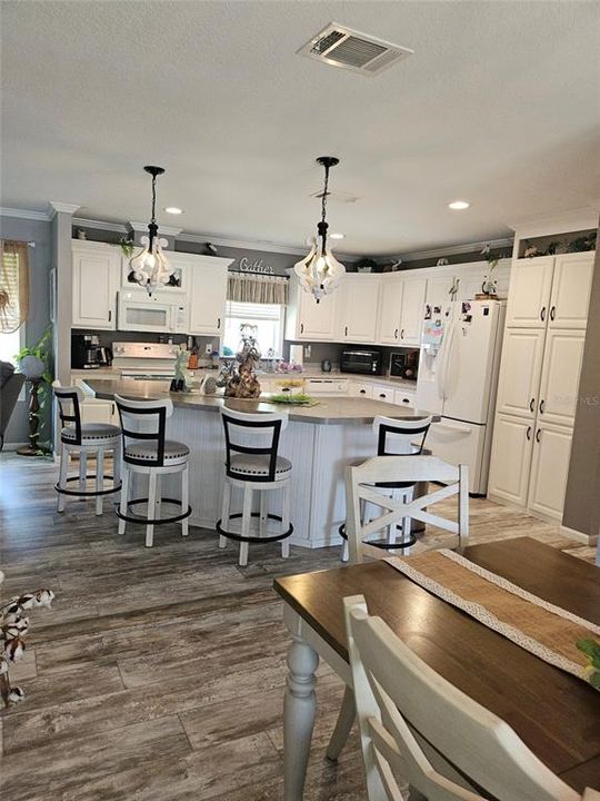 待售: $248,897 (2 贝兹, 2 浴室, 1320 平方英尺)