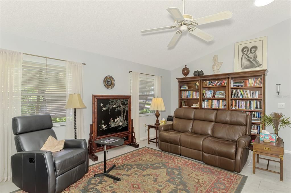 En Venta: $460,000 (2 camas, 2 baños, 2129 Pies cuadrados)