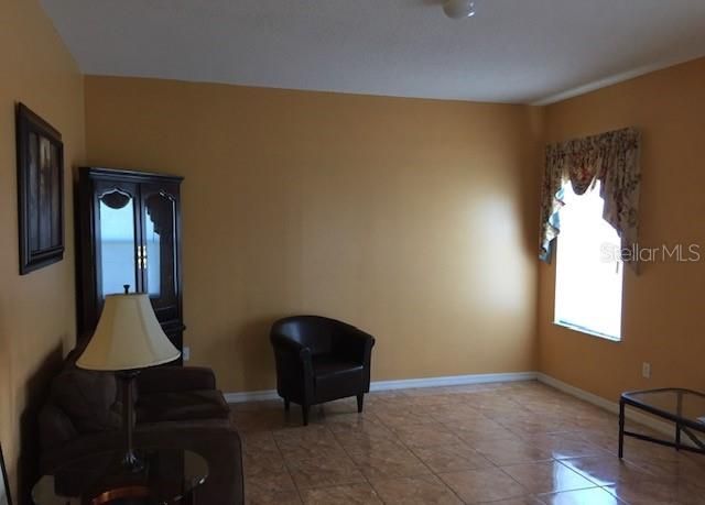 For Rent: $2,150 (4 beds, 3 baths, 2368 Square Feet)