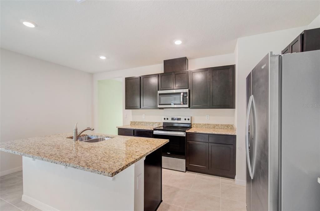 En Venta: $374,500 (3 camas, 2 baños, 1612 Pies cuadrados)