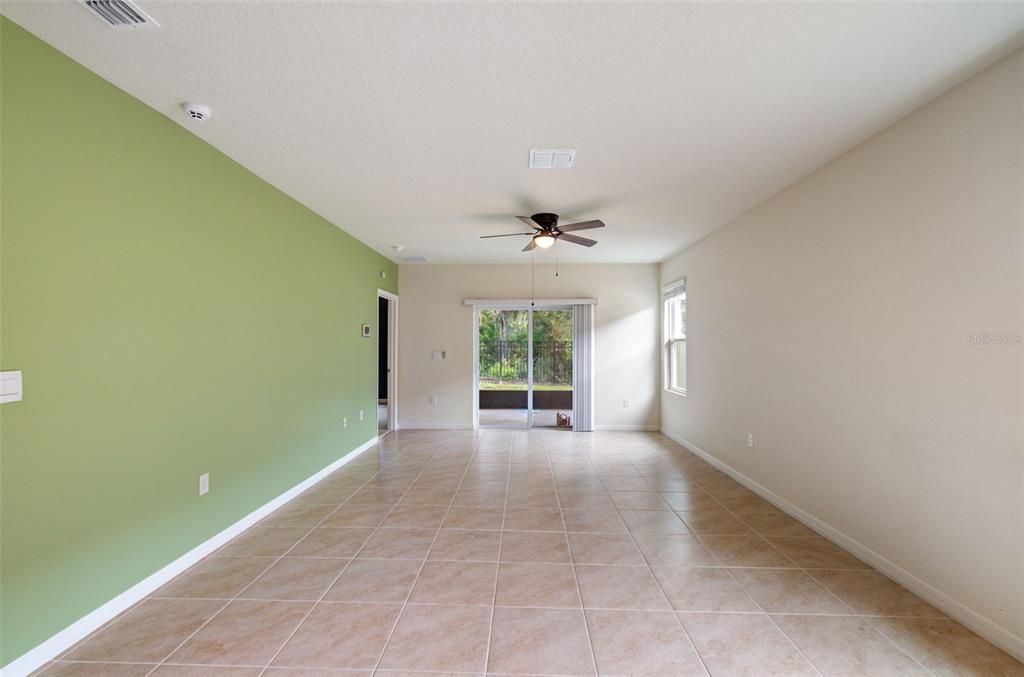 En Venta: $374,500 (3 camas, 2 baños, 1612 Pies cuadrados)