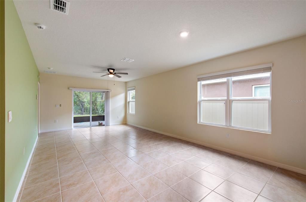 En Venta: $374,500 (3 camas, 2 baños, 1612 Pies cuadrados)