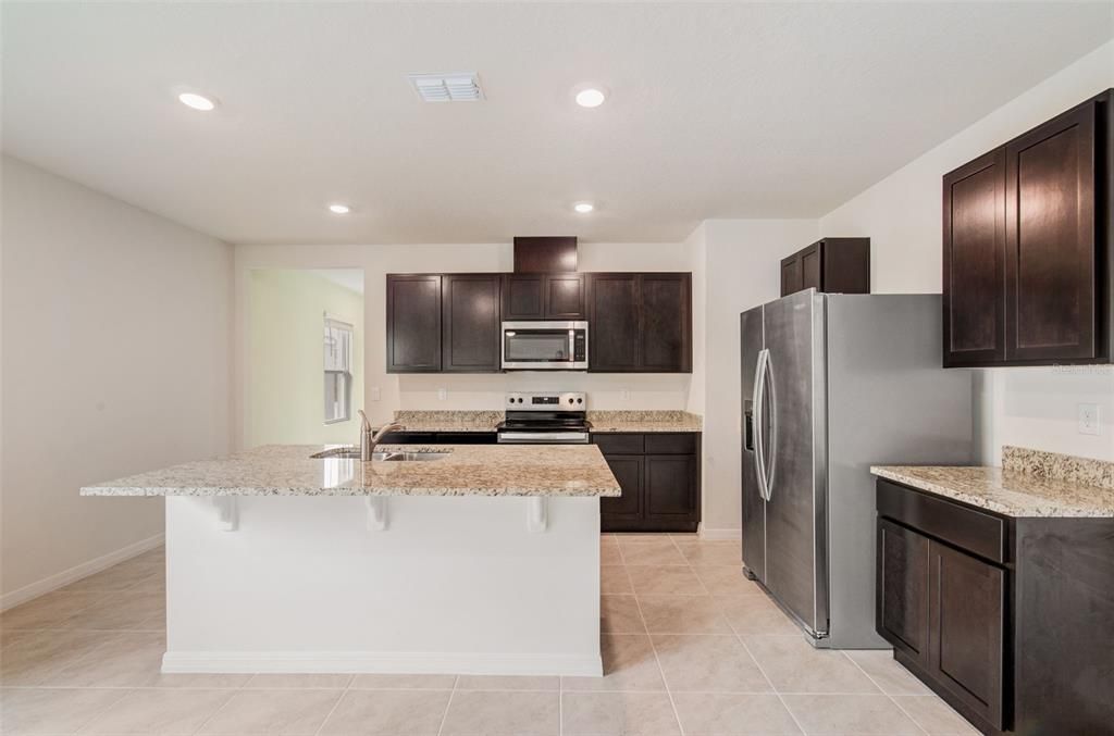 En Venta: $374,500 (3 camas, 2 baños, 1612 Pies cuadrados)