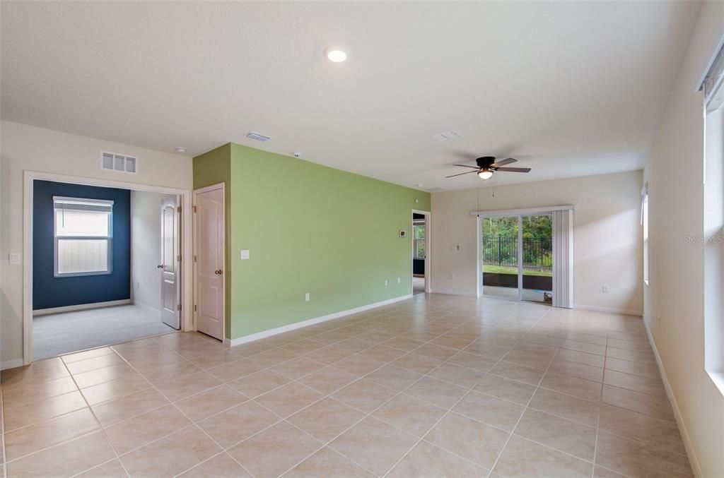 En Venta: $374,500 (3 camas, 2 baños, 1612 Pies cuadrados)