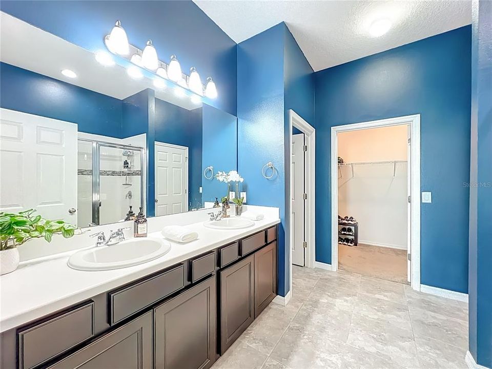 На продажу: $413,500 (3 спален, 2 ванн, 1943 Квадратных фут)