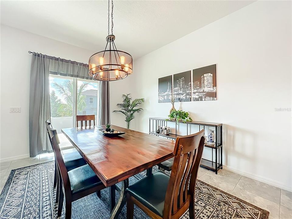 На продажу: $413,500 (3 спален, 2 ванн, 1943 Квадратных фут)