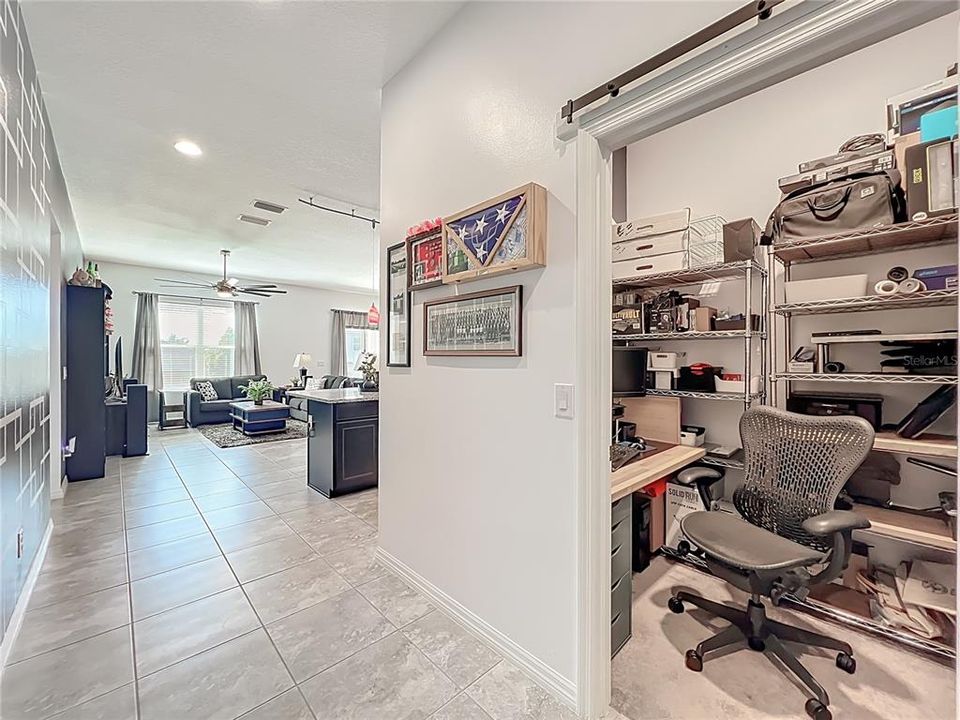 На продажу: $413,500 (3 спален, 2 ванн, 1943 Квадратных фут)