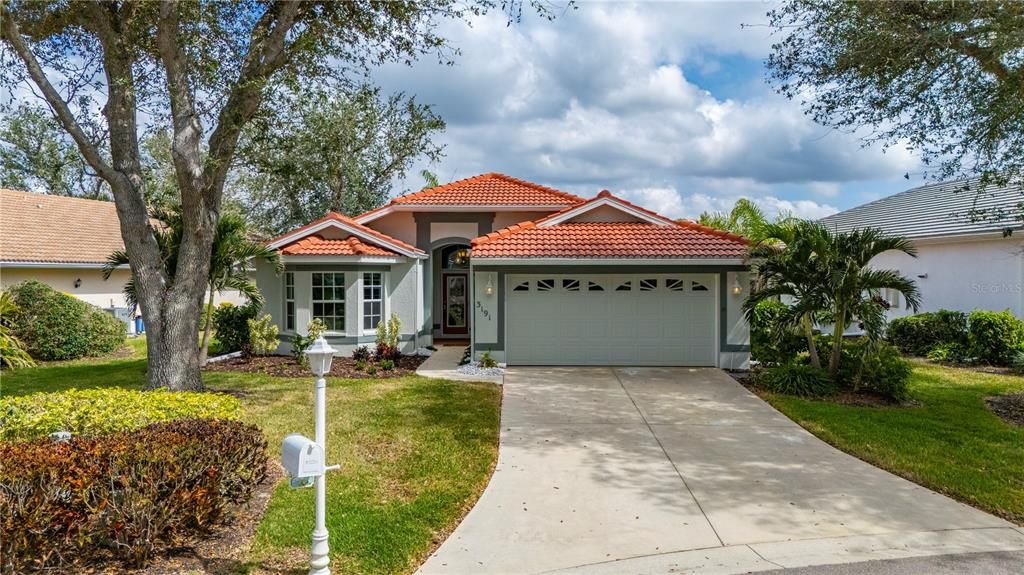 For Sale: $429,000 (2 beds, 2 baths, 1577 Square Feet)