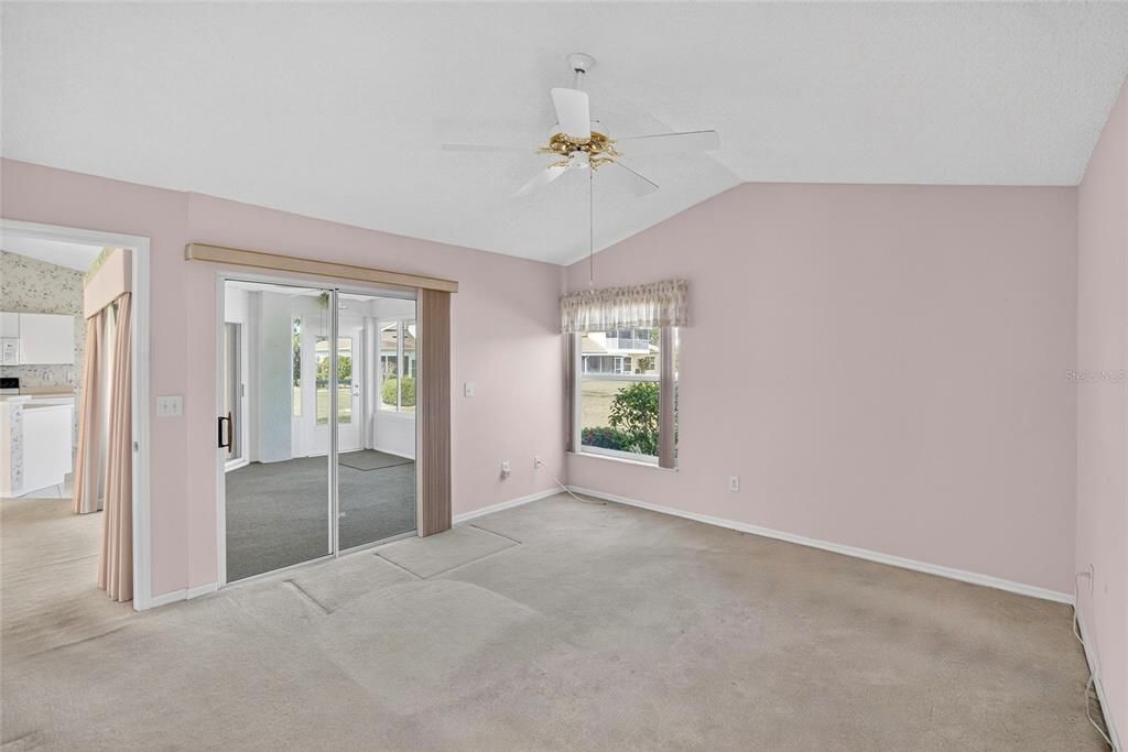 Под контрактом: $259,900 (2 спален, 2 ванн, 1362 Квадратных фут)