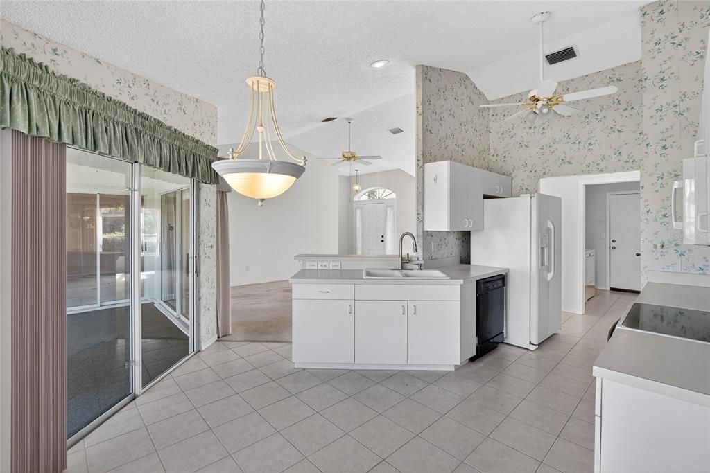 Под контрактом: $259,900 (2 спален, 2 ванн, 1362 Квадратных фут)