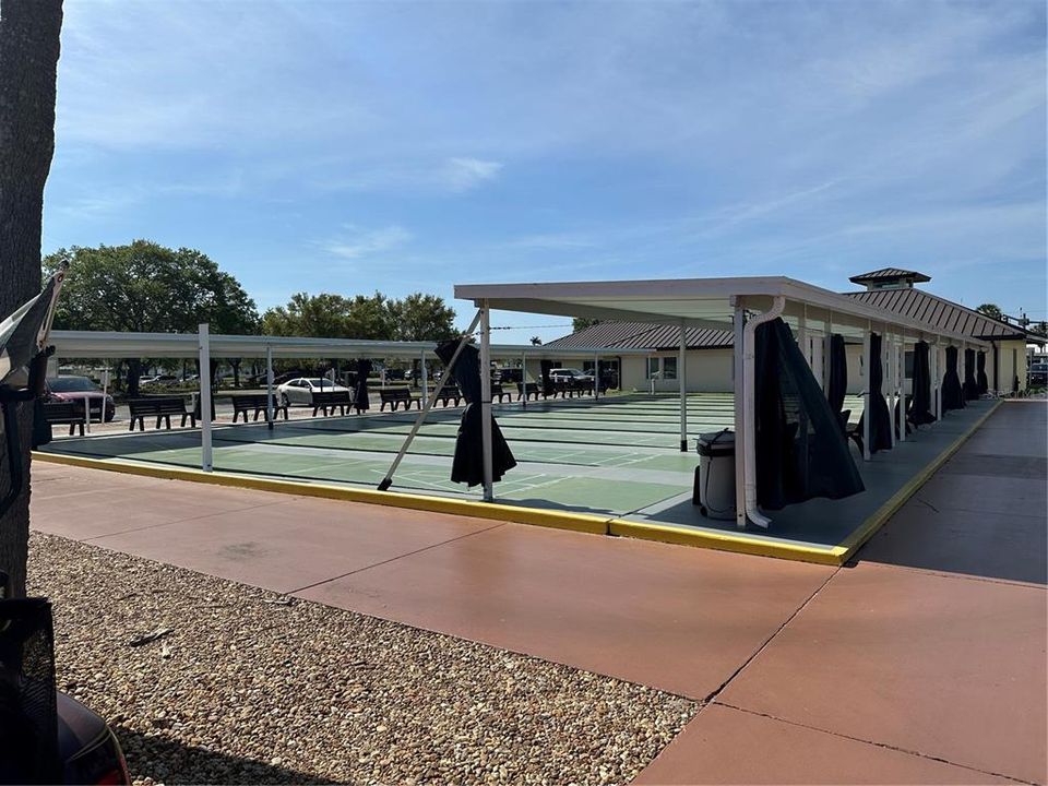 Под контрактом: $259,900 (2 спален, 2 ванн, 1362 Квадратных фут)