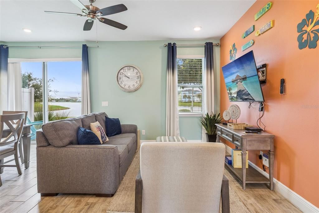 For Sale: $380,000 (2 beds, 2 baths, 1394 Square Feet)