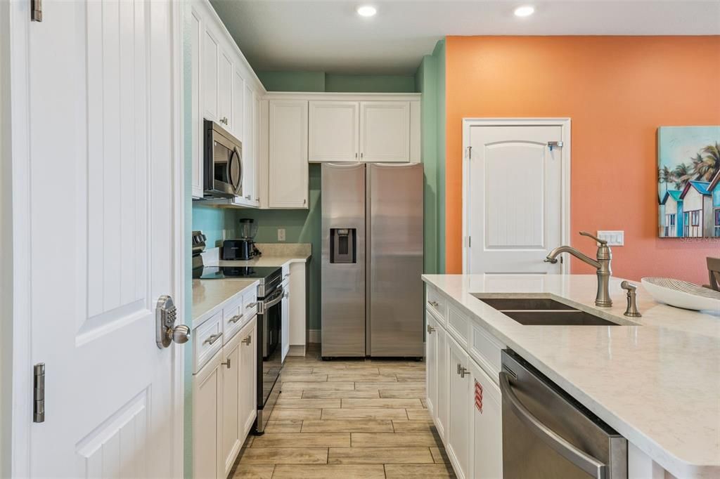 For Sale: $380,000 (2 beds, 2 baths, 1394 Square Feet)