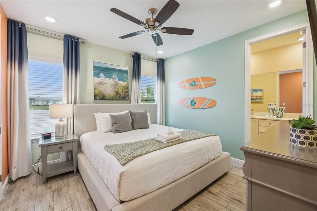 For Sale: $380,000 (2 beds, 2 baths, 1394 Square Feet)