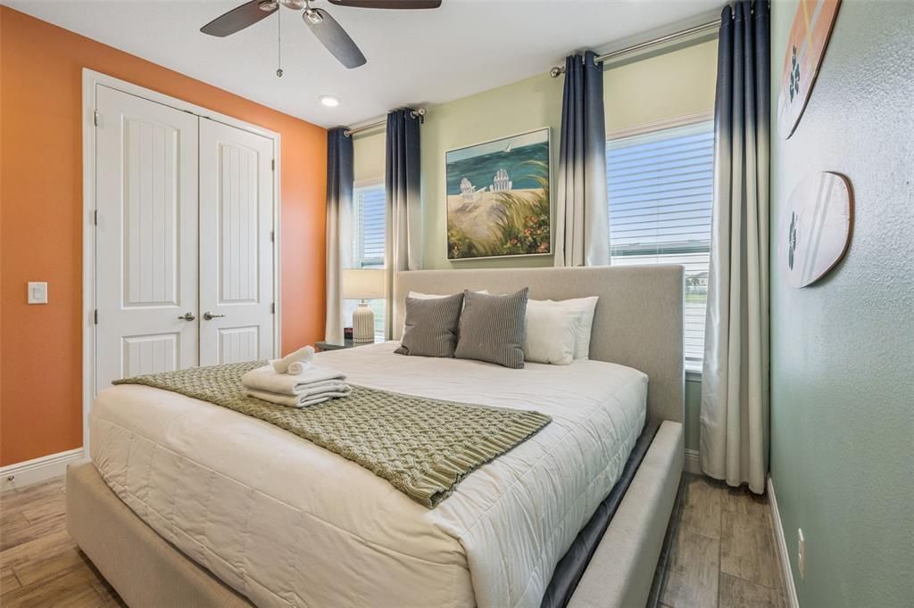 For Sale: $380,000 (2 beds, 2 baths, 1394 Square Feet)