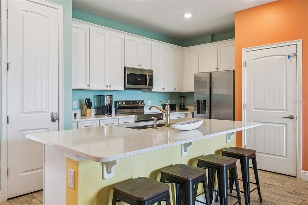 For Sale: $380,000 (2 beds, 2 baths, 1394 Square Feet)