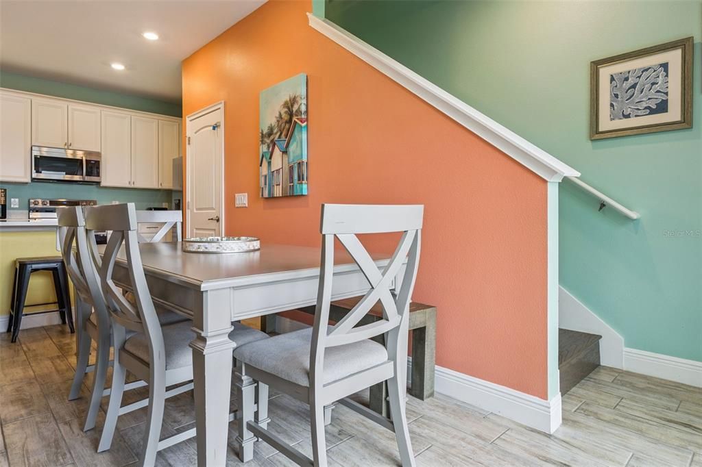 For Sale: $380,000 (2 beds, 2 baths, 1394 Square Feet)