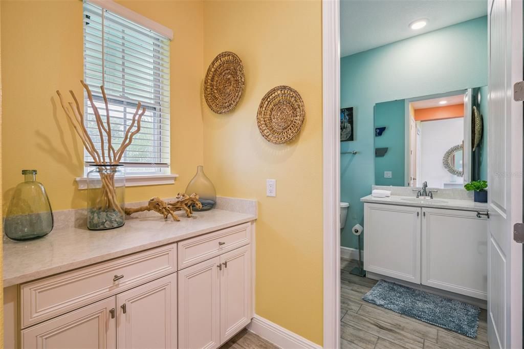 For Sale: $380,000 (2 beds, 2 baths, 1394 Square Feet)