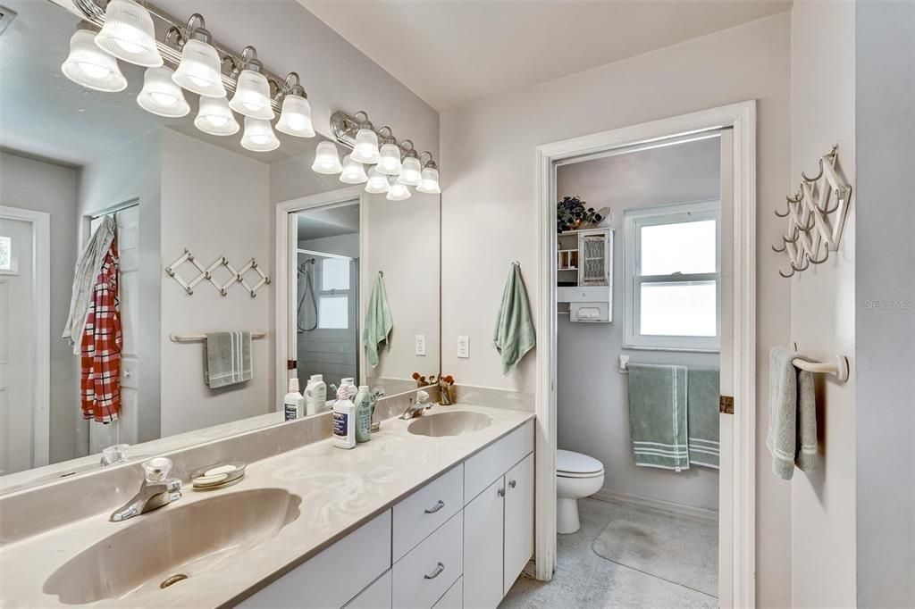 На продажу: $450,000 (3 спален, 2 ванн, 1874 Квадратных фут)