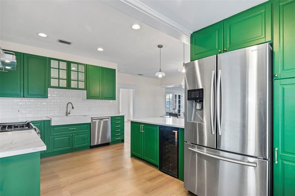 For Sale: $799,999 (4 beds, 0 baths, 1613 Square Feet)