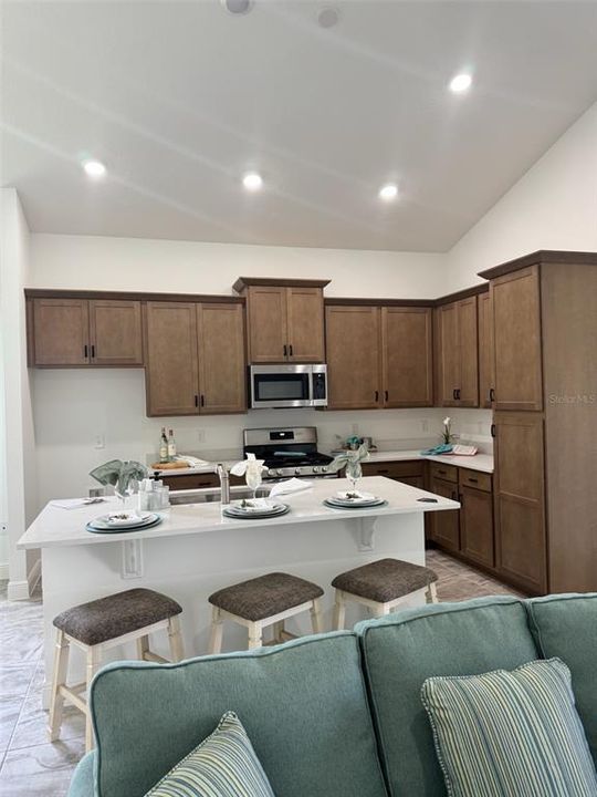 For Sale: $323,500 (3 beds, 2 baths, 1462 Square Feet)