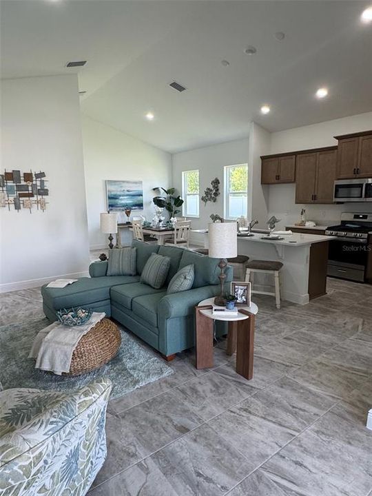 For Sale: $323,500 (3 beds, 2 baths, 1462 Square Feet)