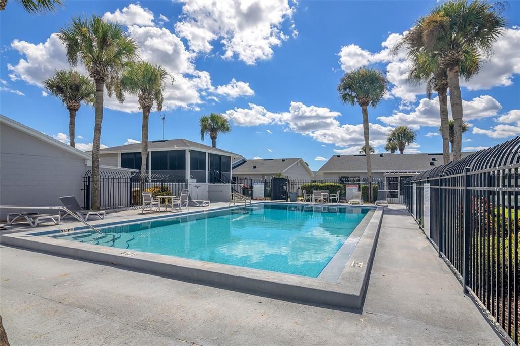 For Sale: $249,000 (3 beds, 2 baths, 992 Square Feet)