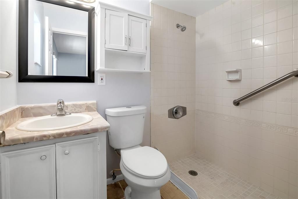 For Sale: $249,000 (3 beds, 2 baths, 992 Square Feet)