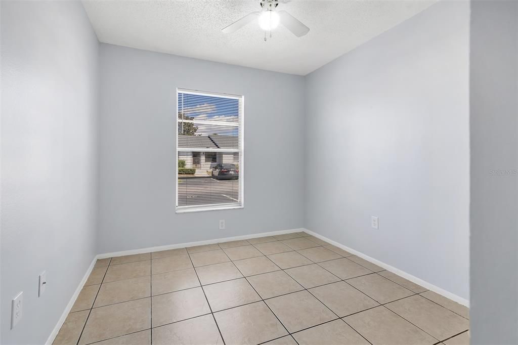 For Sale: $249,000 (3 beds, 2 baths, 992 Square Feet)