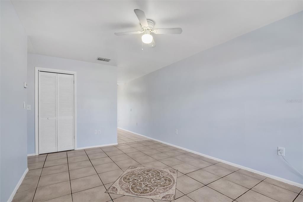 For Sale: $249,000 (3 beds, 2 baths, 992 Square Feet)