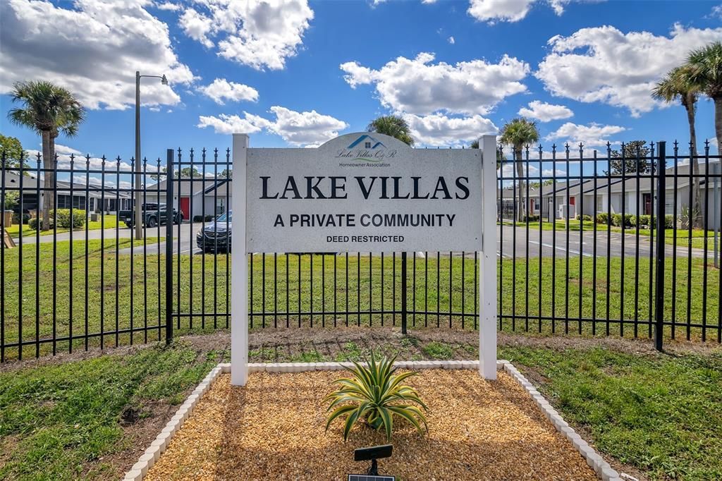 For Sale: $249,000 (3 beds, 2 baths, 992 Square Feet)