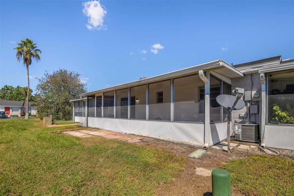 For Sale: $249,000 (3 beds, 2 baths, 992 Square Feet)