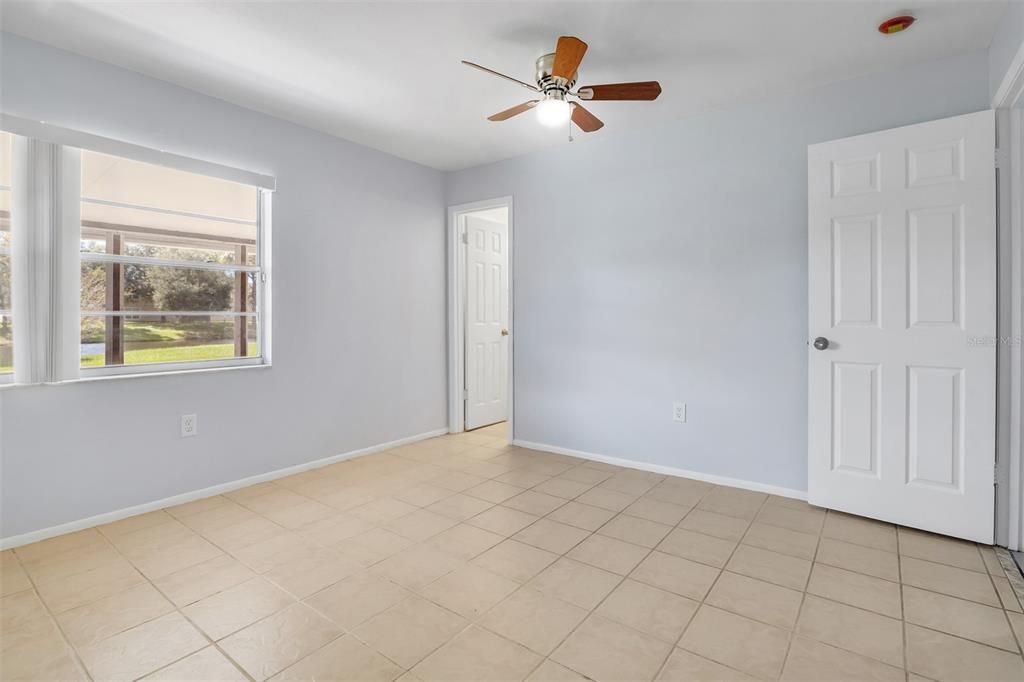 For Sale: $249,000 (3 beds, 2 baths, 992 Square Feet)