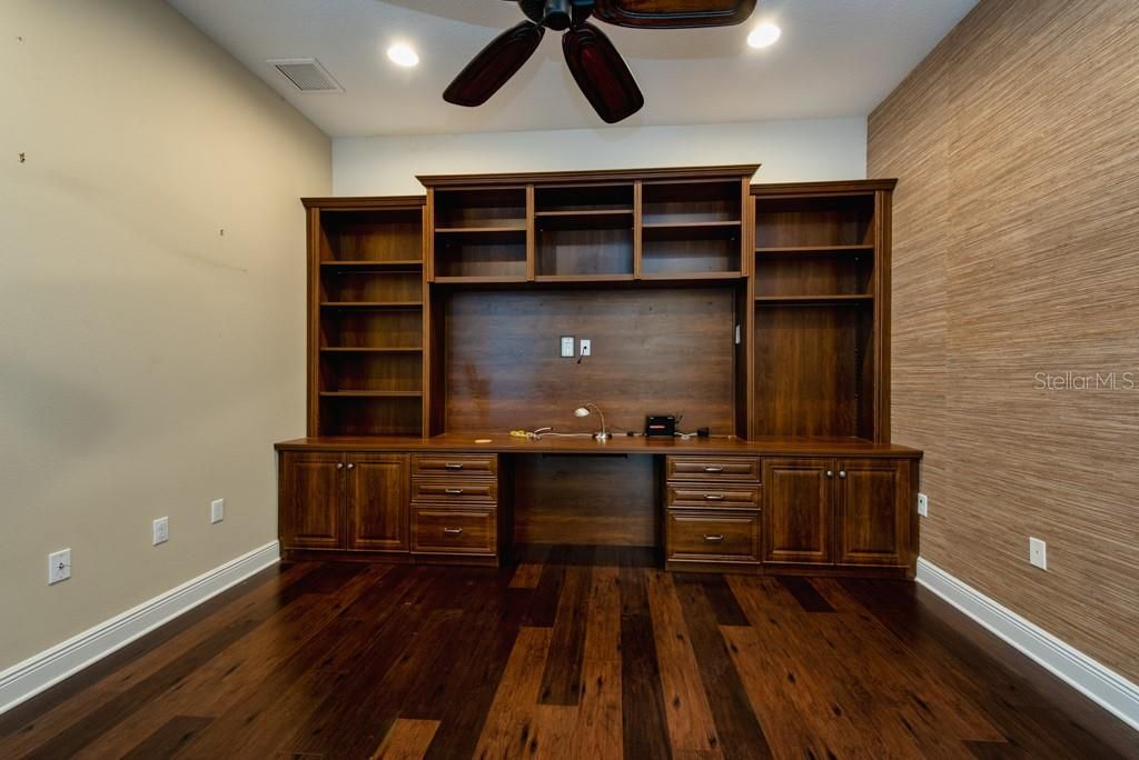 待售: $750,000 (3 贝兹, 2 浴室, 2582 平方英尺)