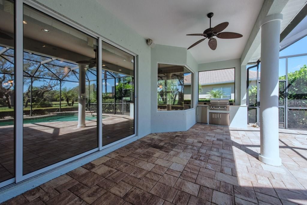 待售: $750,000 (3 贝兹, 2 浴室, 2582 平方英尺)