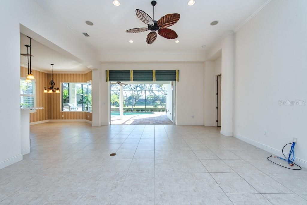 待售: $750,000 (3 贝兹, 2 浴室, 2582 平方英尺)