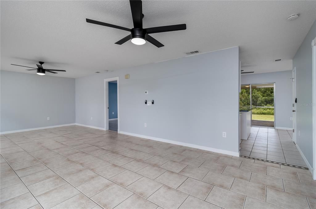 出租: $1,700 (2 贝兹, 2 浴室, 1272 平方英尺)